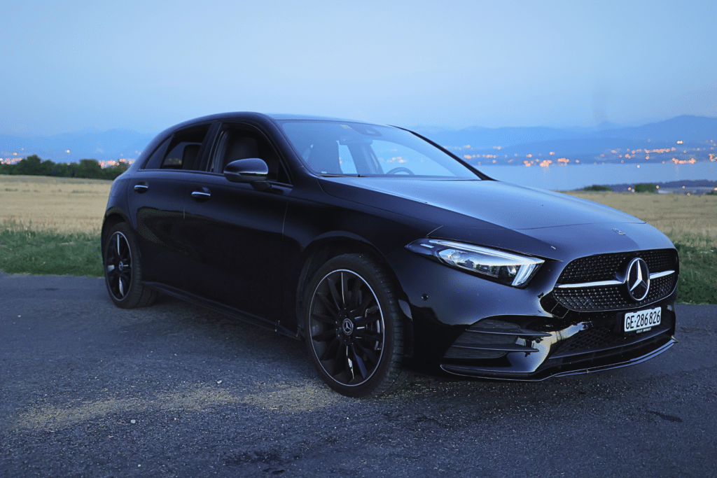 Une magnifique mercedes A250 noire Une magnifique mercedes A250 noire